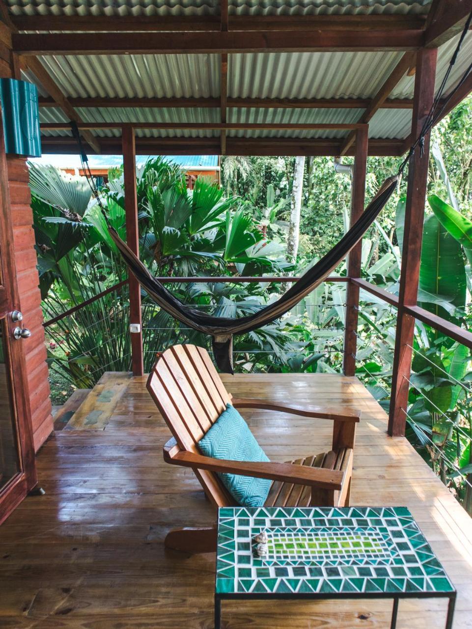 Surf Break At Paunch Bed and Breakfast Bocas del Toro Buitenkant foto