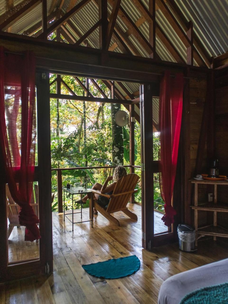 Surf Break At Paunch Bed and Breakfast Bocas del Toro Buitenkant foto